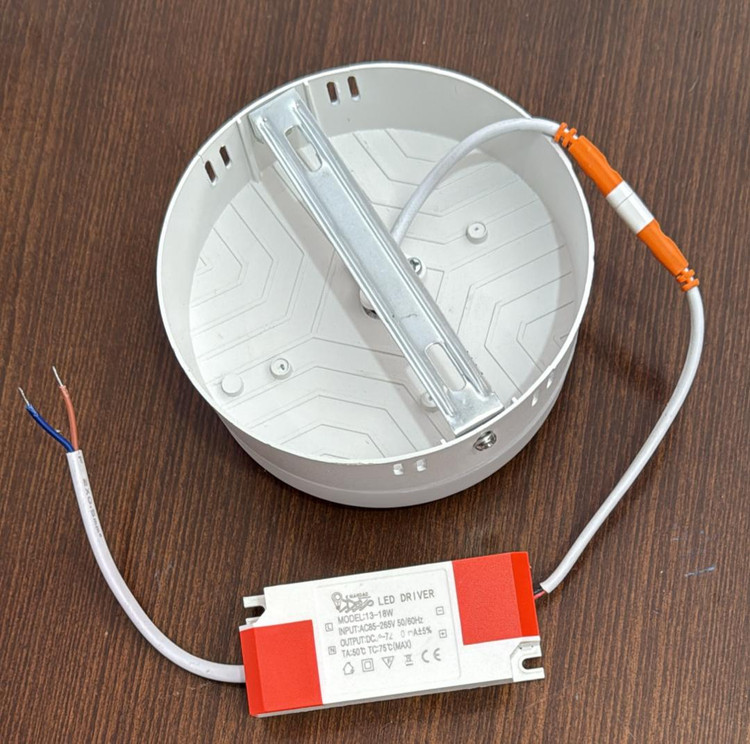 پنل روکار فول لایت گرد 18وات برند مهداد الکتریک